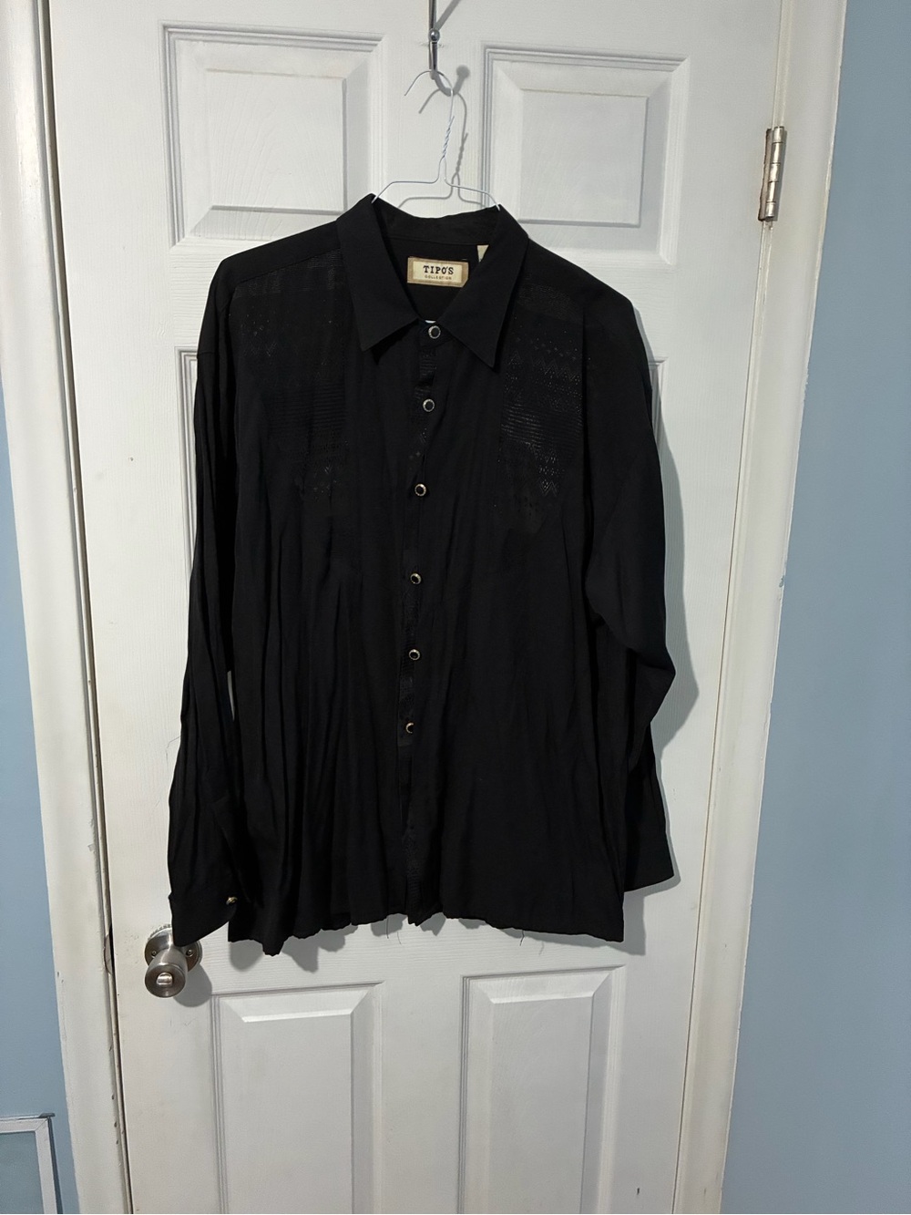 Men's Black Long-Sleeve Dress Shirt